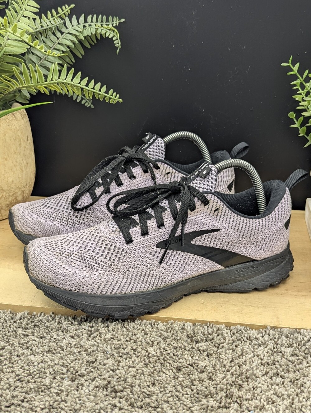 Brooks Revel 5 Womens Size 9.5 Running Shoes Casual Comfort Gym Sneakers